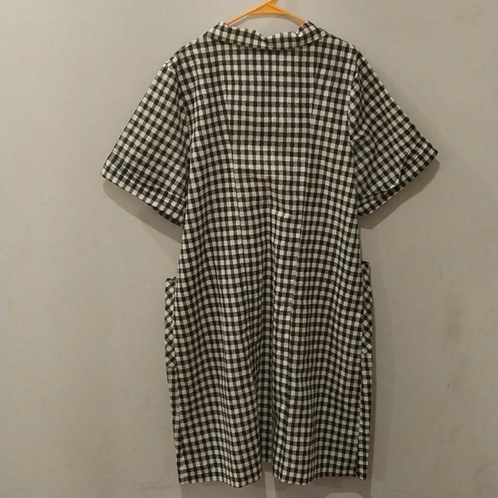 Chic Black and White Gingham Midi Dress - Picture 2 of 4